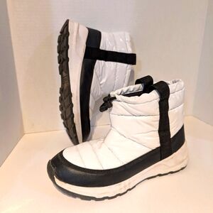 GUESS Outmost 2 ankle bootie‎ white/black. Sz 8